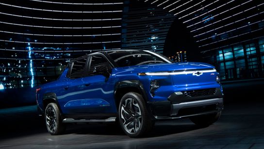 Auto | The 2024 ALL-ELECTRIC Chevrolet Silverado (Auto)