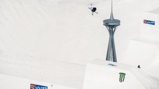 David Wise Breaks Simon Dumont's Highest Quarterpipe Air World Record (Skiing)
